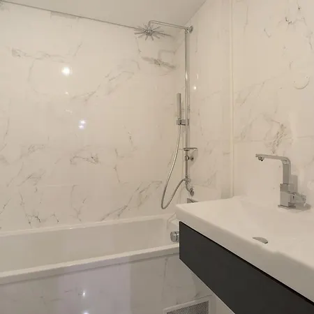 Etoile Foch Apartment *